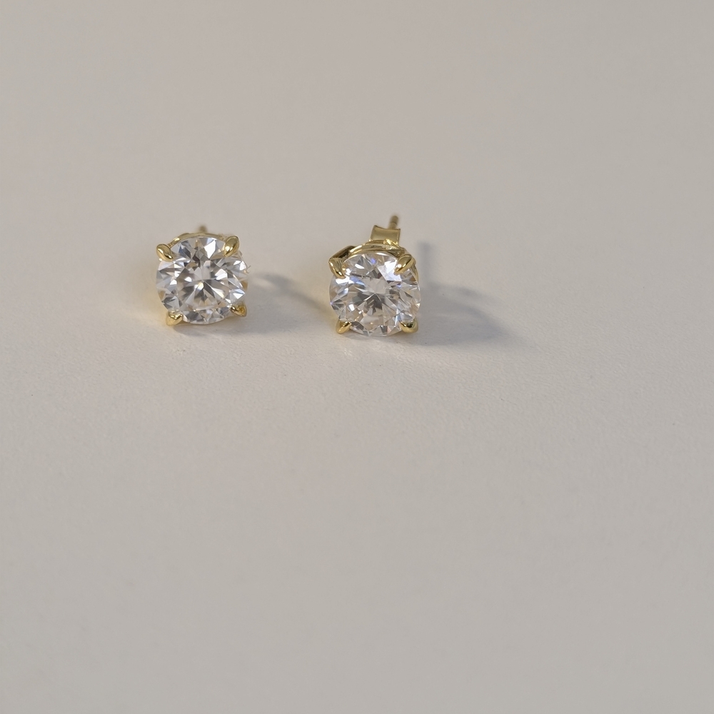 .925 Gold Plated Moissanite Stud Earrings - Classic Clear Stone Unisex